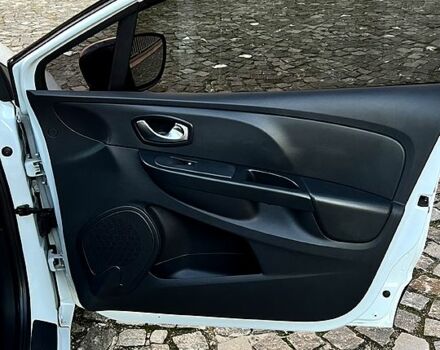 Білий Рено Кліо, об'ємом двигуна 1.5 л та пробігом 229 тис. км за 8500 $, фото 8 на Automoto.ua