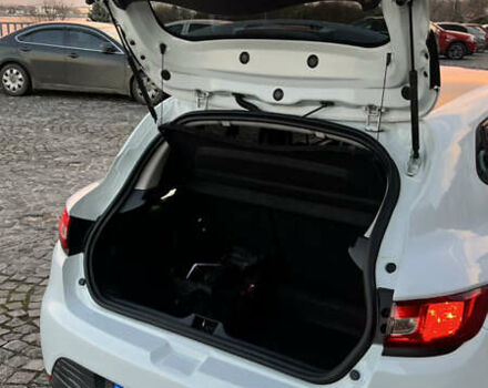 Белый Рено Клио, объемом двигателя 1.46 л и пробегом 229 тыс. км за 8500 $, фото 20 на Automoto.ua