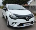 Белый Рено Клио, объемом двигателя 1.5 л и пробегом 260 тыс. км за 9507 $, фото 1 на Automoto.ua