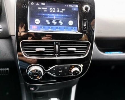 Рено Клио 2018 в Кременчуге на Automoto.ua Белый Рено Клио, объемом двигателя 1.5 л и пробегом 70 тыс. км за 13255 $, фото 8 на Automoto.ua