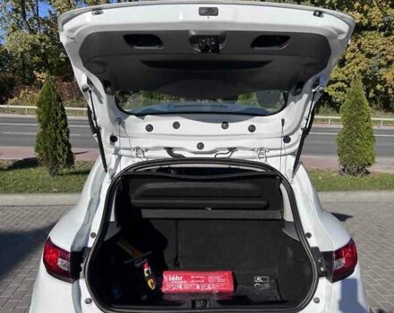 Белый Рено Клио, объемом двигателя 1.5 л и пробегом 36 тыс. км за 10750 $, фото 2 на Automoto.ua