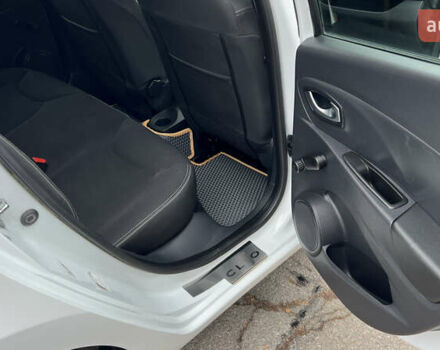 Белый Рено Клио, объемом двигателя 1.5 л и пробегом 149 тыс. км за 10300 $, фото 45 на Automoto.ua