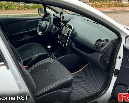 Белый Рено Клио, объемом двигателя 1.5 л и пробегом 149 тыс. км за 10300 $, фото 7 на Automoto.ua