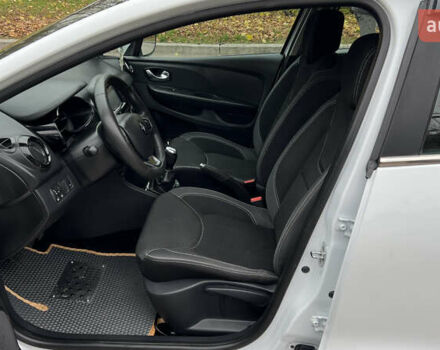 Белый Рено Клио, объемом двигателя 1.5 л и пробегом 149 тыс. км за 10300 $, фото 21 на Automoto.ua