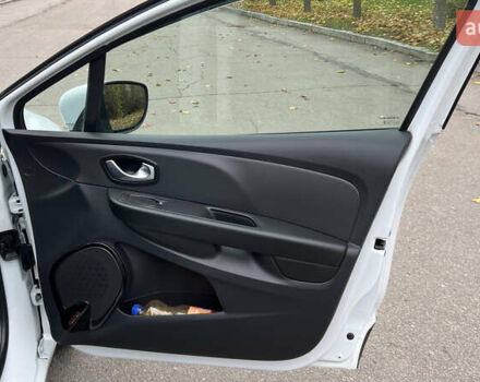 Белый Рено Клио, объемом двигателя 1.5 л и пробегом 149 тыс. км за 10300 $, фото 41 на Automoto.ua