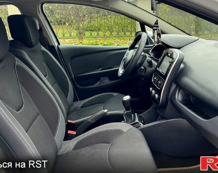 Белый Рено Клио, объемом двигателя 1.5 л и пробегом 149 тыс. км за 10300 $, фото 6 на Automoto.ua