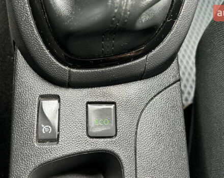 Белый Рено Клио, объемом двигателя 1.5 л и пробегом 149 тыс. км за 10300 $, фото 53 на Automoto.ua