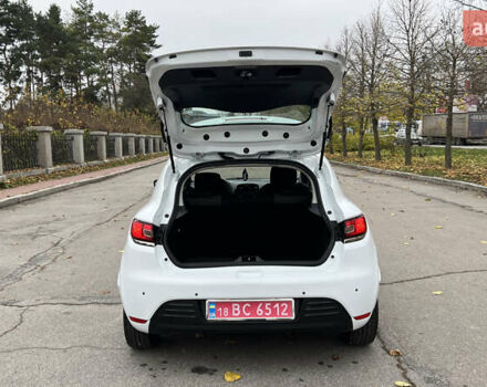 Белый Рено Клио, объемом двигателя 1.5 л и пробегом 149 тыс. км за 10300 $, фото 55 на Automoto.ua