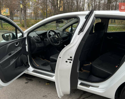 Белый Рено Клио, объемом двигателя 1.5 л и пробегом 149 тыс. км за 10300 $, фото 26 на Automoto.ua