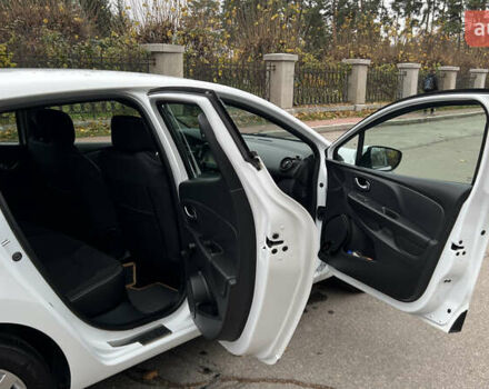 Белый Рено Клио, объемом двигателя 1.5 л и пробегом 149 тыс. км за 10300 $, фото 43 на Automoto.ua