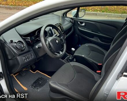 Белый Рено Клио, объемом двигателя 1.5 л и пробегом 149 тыс. км за 10300 $, фото 4 на Automoto.ua