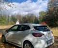 Белый Рено Клио, объемом двигателя 1 л и пробегом 57 тыс. км за 7500 $, фото 2 на Automoto.ua