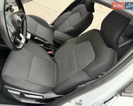 Белый Рено Клио, объемом двигателя 1.6 л и пробегом 167 тыс. км за 15399 $, фото 51 на Automoto.ua