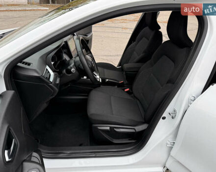 Белый Рено Клио, объемом двигателя 1.6 л и пробегом 167 тыс. км за 15399 $, фото 60 на Automoto.ua