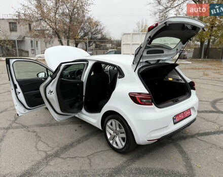 Белый Рено Клио, объемом двигателя 1.6 л и пробегом 167 тыс. км за 15399 $, фото 87 на Automoto.ua