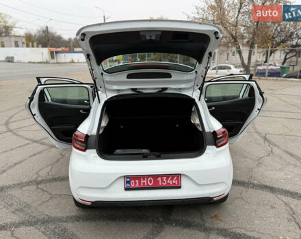 Белый Рено Клио, объемом двигателя 1.6 л и пробегом 167 тыс. км за 15399 $, фото 91 на Automoto.ua