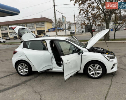 Белый Рено Клио, объемом двигателя 1.6 л и пробегом 167 тыс. км за 15399 $, фото 89 на Automoto.ua