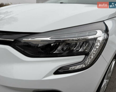 Белый Рено Клио, объемом двигателя 1.6 л и пробегом 167 тыс. км за 15399 $, фото 37 на Automoto.ua