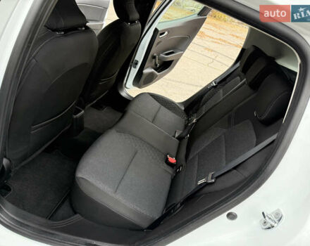 Белый Рено Клио, объемом двигателя 1.6 л и пробегом 167 тыс. км за 15399 $, фото 57 на Automoto.ua