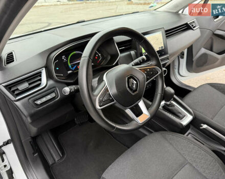 Белый Рено Клио, объемом двигателя 1.6 л и пробегом 167 тыс. км за 15399 $, фото 4 на Automoto.ua