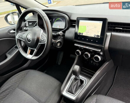 Белый Рено Клио, объемом двигателя 1.6 л и пробегом 167 тыс. км за 15399 $, фото 3 на Automoto.ua