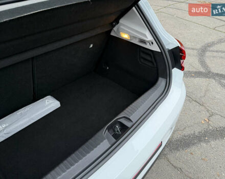 Белый Рено Клио, объемом двигателя 1.6 л и пробегом 167 тыс. км за 15399 $, фото 68 на Automoto.ua