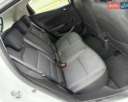 Белый Рено Клио, объемом двигателя 1.6 л и пробегом 167 тыс. км за 15399 $, фото 5 на Automoto.ua