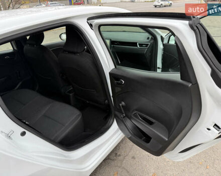 Белый Рено Клио, объемом двигателя 1.6 л и пробегом 167 тыс. км за 15399 $, фото 45 на Automoto.ua