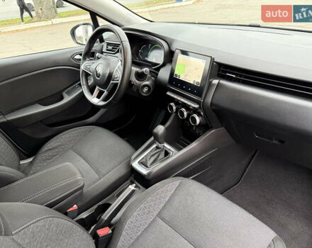 Белый Рено Клио, объемом двигателя 1.6 л и пробегом 167 тыс. км за 15399 $, фото 39 на Automoto.ua