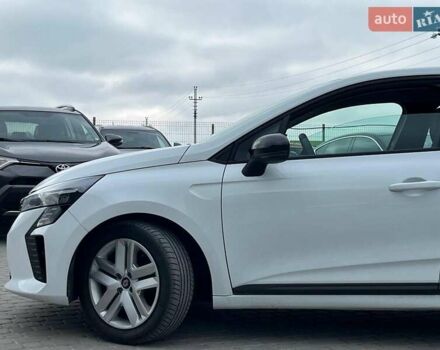 Белый Рено Клио, объемом двигателя 1.6 л и пробегом 8 тыс. км за 19990 $, фото 12 на Automoto.ua