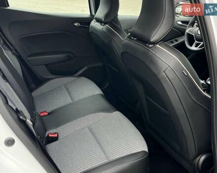 Белый Рено Клио, объемом двигателя 1.6 л и пробегом 8 тыс. км за 19990 $, фото 37 на Automoto.ua