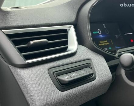 Белый Рено Клио, объемом двигателя 1.6 л и пробегом 8 тыс. км за 19990 $, фото 18 на Automoto.ua