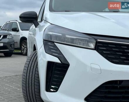 Белый Рено Клио, объемом двигателя 1.6 л и пробегом 8 тыс. км за 19990 $, фото 2 на Automoto.ua