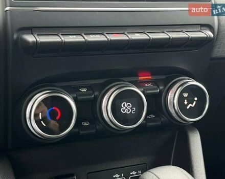 Белый Рено Клио, объемом двигателя 1.6 л и пробегом 8 тыс. км за 19990 $, фото 22 на Automoto.ua