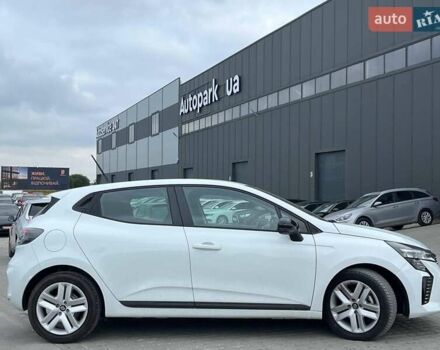 Белый Рено Клио, объемом двигателя 1.6 л и пробегом 8 тыс. км за 19990 $, фото 5 на Automoto.ua