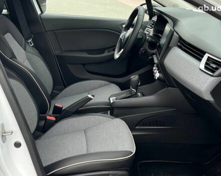 Белый Рено Клио, объемом двигателя 1.6 л и пробегом 8 тыс. км за 19990 $, фото 39 на Automoto.ua