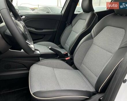 Белый Рено Клио, объемом двигателя 1.6 л и пробегом 8 тыс. км за 19990 $, фото 17 на Automoto.ua