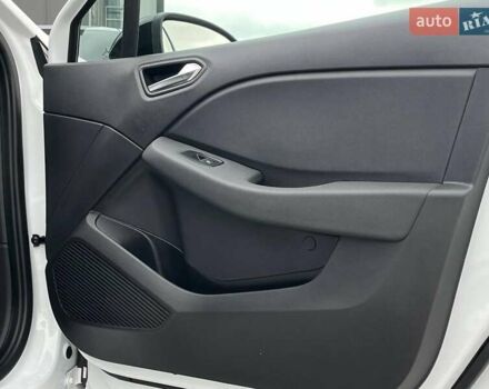 Белый Рено Клио, объемом двигателя 1.6 л и пробегом 8 тыс. км за 19990 $, фото 47 на Automoto.ua