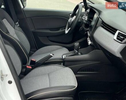 Белый Рено Клио, объемом двигателя 1.6 л и пробегом 8 тыс. км за 19990 $, фото 39 на Automoto.ua