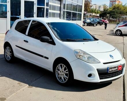 Белый Рено Клио, объемом двигателя 1.5 л и пробегом 194 тыс. км за 4990 $, фото 2 на Automoto.ua