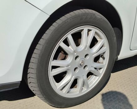 Белый Рено Клио, объемом двигателя 1.5 л и пробегом 194 тыс. км за 4990 $, фото 12 на Automoto.ua