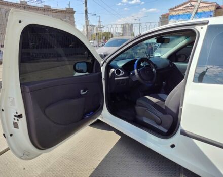 Белый Рено Клио, объемом двигателя 1.5 л и пробегом 194 тыс. км за 4990 $, фото 13 на Automoto.ua