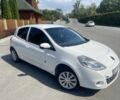 Белый Рено Клио, объемом двигателя 1.5 л и пробегом 325 тыс. км за 2499 $, фото 4 на Automoto.ua