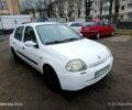 Белый Рено Клио, объемом двигателя 1.4 л и пробегом 300 тыс. км за 1250 $, фото 1 на Automoto.ua