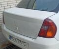 Белый Рено Клио, объемом двигателя 1.4 л и пробегом 260 тыс. км за 2800 $, фото 1 на Automoto.ua