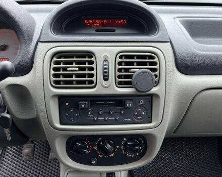 Белый Рено Клио, объемом двигателя 1.4 л и пробегом 346 тыс. км за 2450 $, фото 17 на Automoto.ua