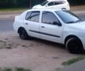 Белый Рено Клио, объемом двигателя 1.39 л и пробегом 350 тыс. км за 2500 $, фото 6 на Automoto.ua