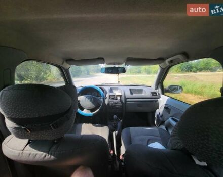Белый Рено Клио, объемом двигателя 1.4 л и пробегом 220 тыс. км за 3300 $, фото 2 на Automoto.ua