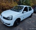 Белый Рено Клио, объемом двигателя 1.4 л и пробегом 176 тыс. км за 2800 $, фото 1 на Automoto.ua