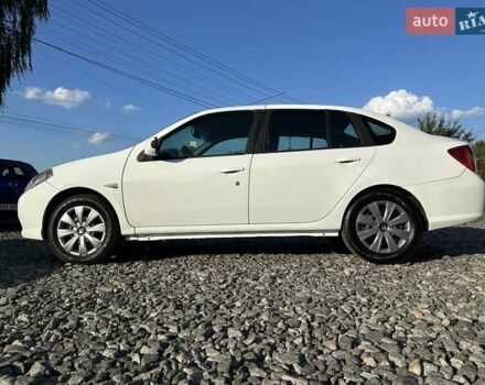 Белый Рено Клио, объемом двигателя 1.4 л и пробегом 241 тыс. км за 3800 $, фото 5 на Automoto.ua